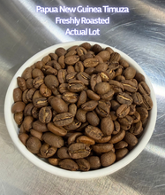 Load image into Gallery viewer, Papua New Guinea Timuza Coffee – Eastern Highlands|Organically Grown|Single Origin Coffee